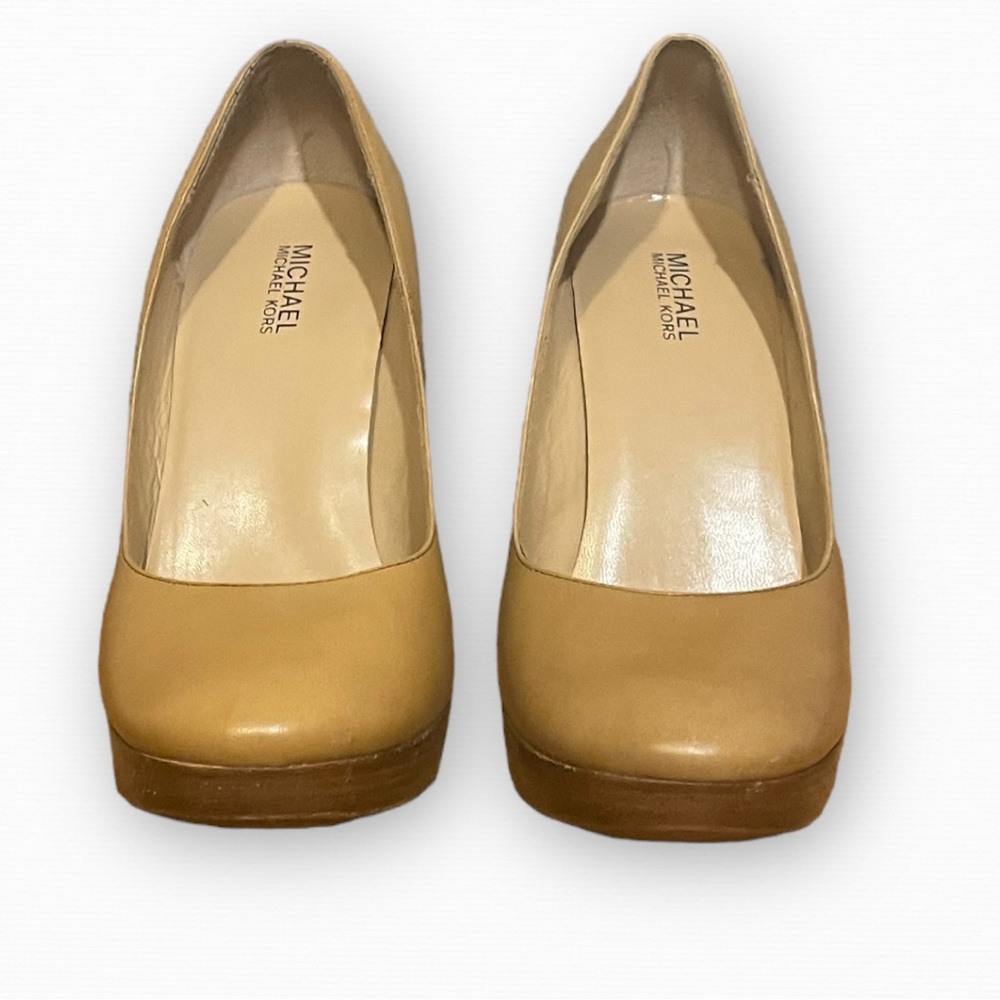Beautiful bags and shoes! New styles every day! - Picture 6 of 10